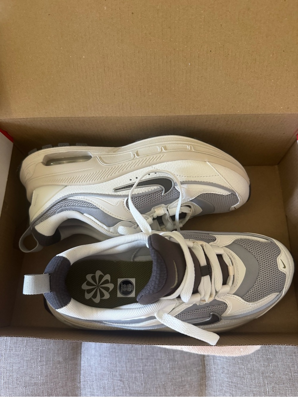 New in box, never worn Women’s Nike Air Max